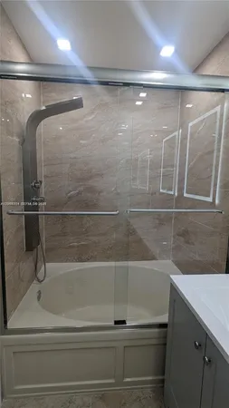 $3,850 | 213 East Forest Oak Circle, Unit 213, Davie, FL 33325