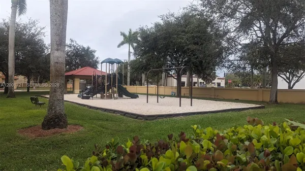 $3,850 | 213 East Forest Oak Circle, Unit 213, Davie, FL 33325