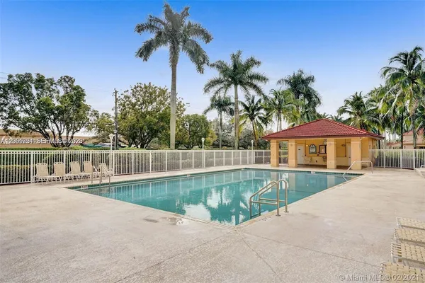 $3,850 | 213 East Forest Oak Circle, Unit 213, Davie, FL 33325