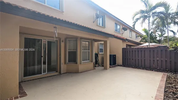 $3,850 | 213 East Forest Oak Circle, Unit 213, Davie, FL 33325