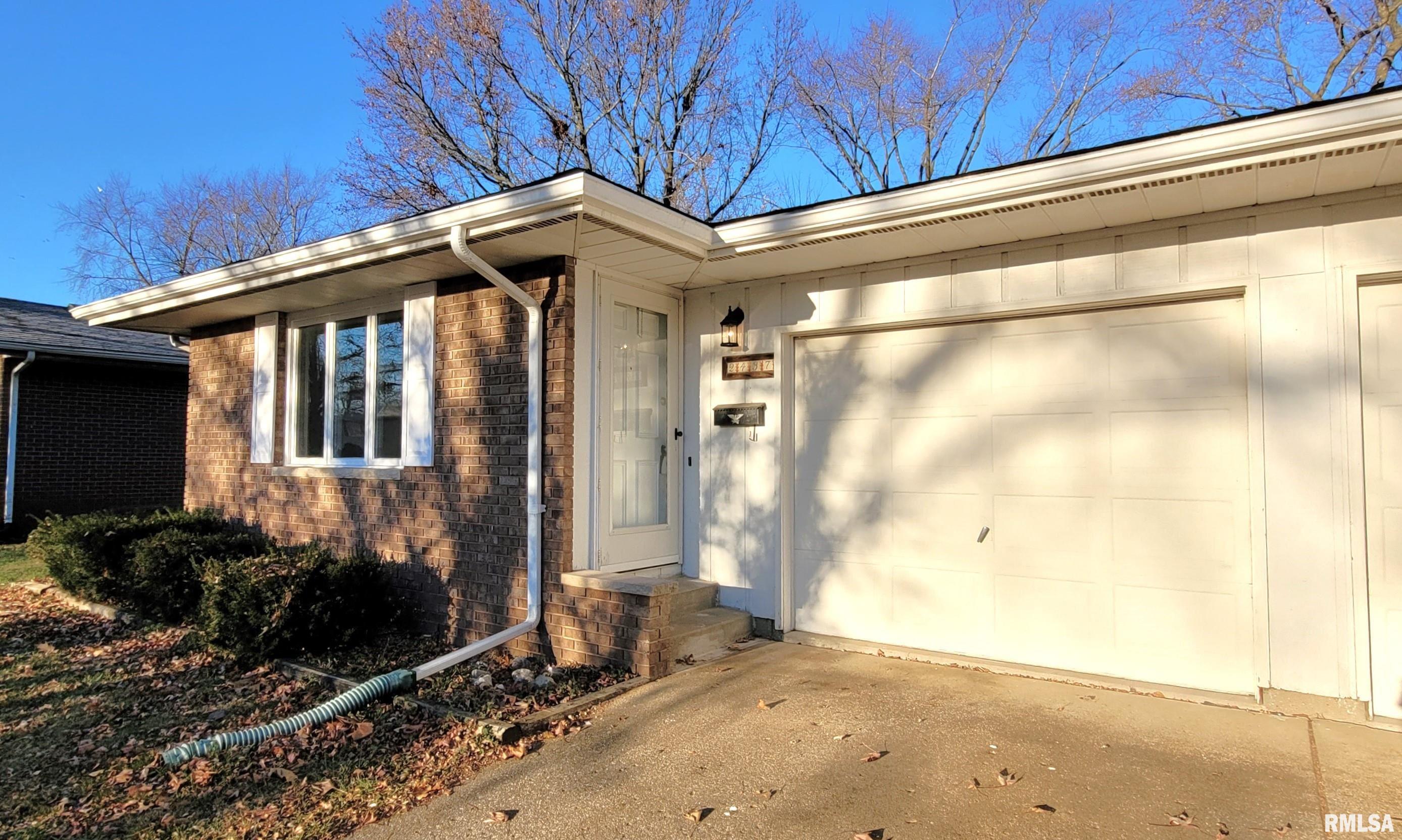 2437 Delaware Drive Springfield, IL 62702 - Photo 1 of 35