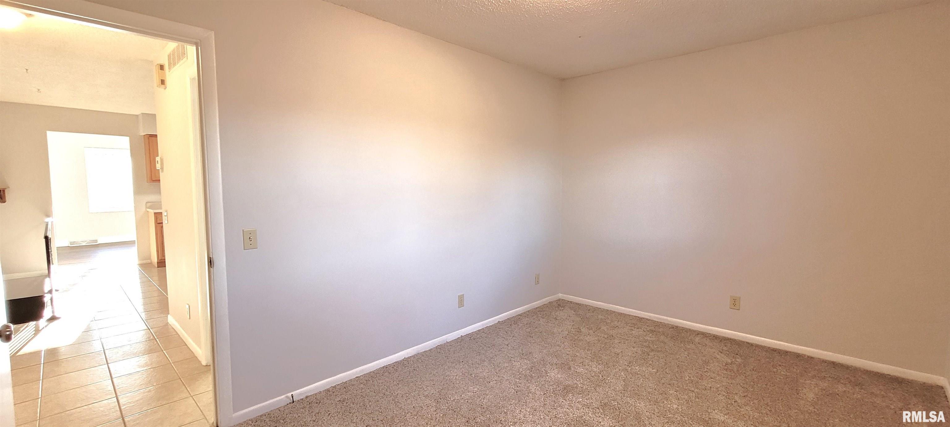 2437 Delaware Drive Springfield, IL 62702 - Photo 26 of 35