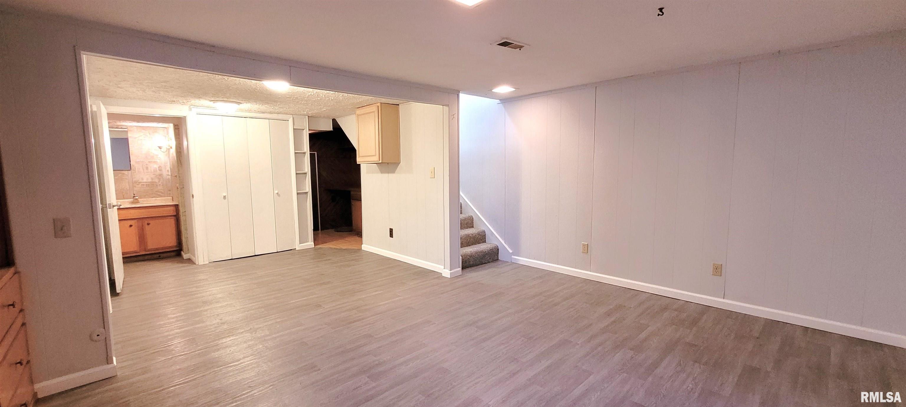 2437 Delaware Drive Springfield, IL 62702 - Photo 29 of 35