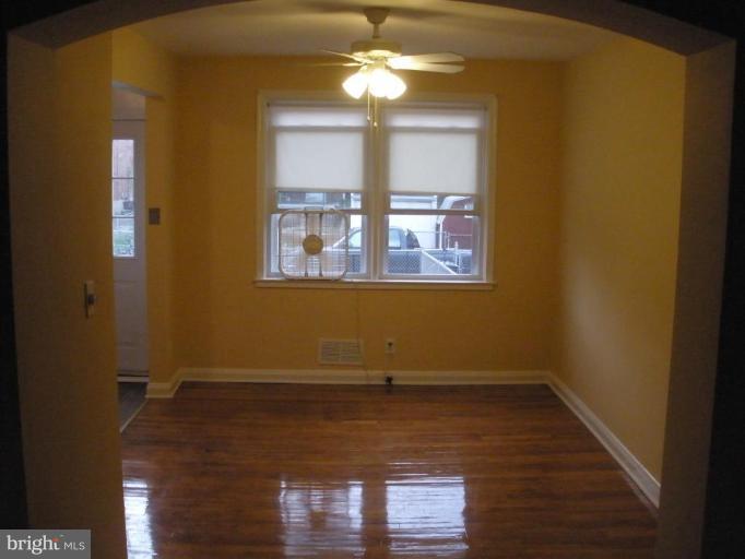 6932 Broening Road Dundalk, MD 21222 - Photo 3 of 14 Kitchen/Dining Room