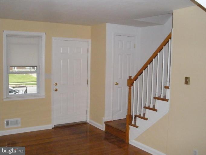 6932 Broening Road Dundalk, MD 21222 - Photo 5 of 14 Living Room #2