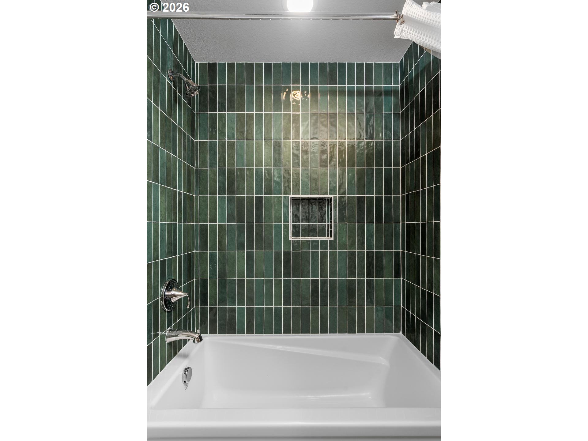 5489 North 91st Avenue Camas, WA 98607 - Photo 34 of 44 a bathroom with a bathtub