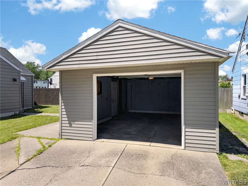831 Beach Road Cheektowaga, NY 14225 - Photo 13 of 46