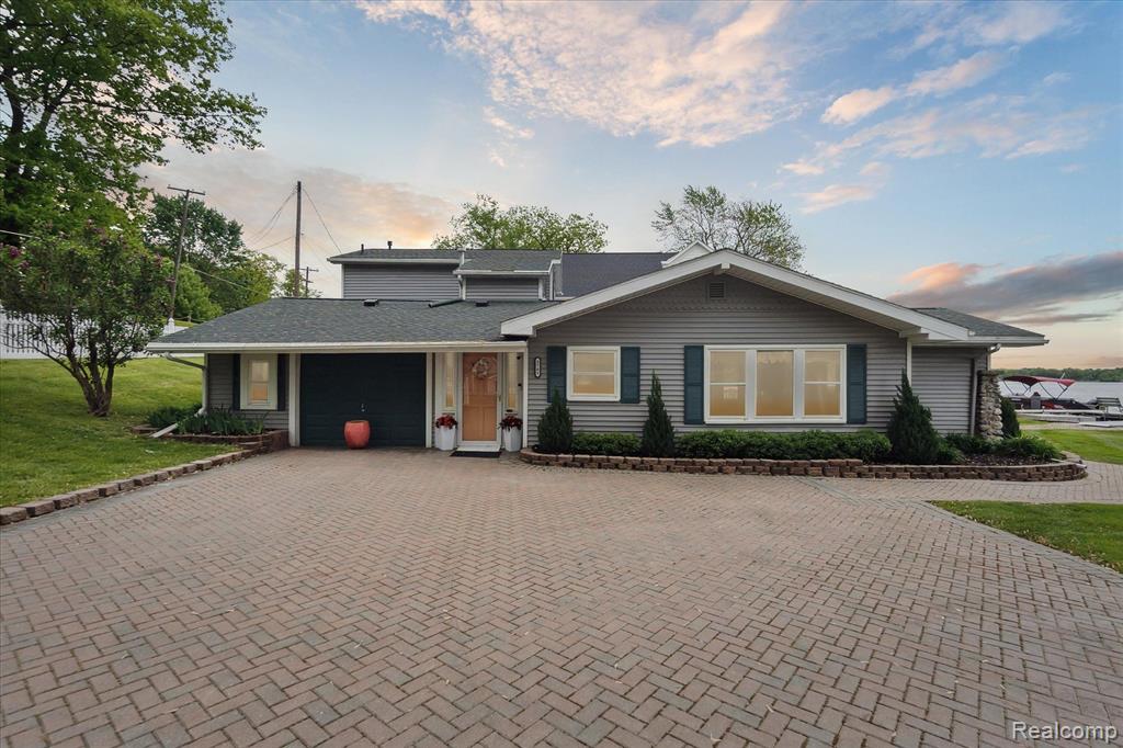 3761 Hunt Road Lapeer, MI 48446 - Photo 1 of 43 Gallery Image 1