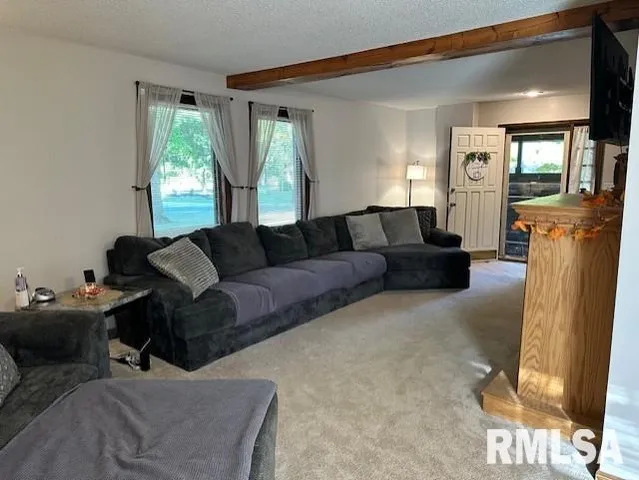 $219,900 | 2 Springwater Drive, Jacksonville, IL 62650