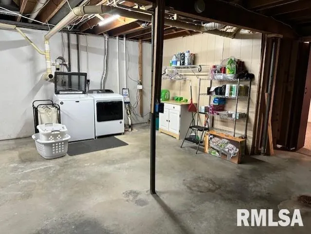 $219,900 | 2 Springwater Drive, Jacksonville, IL 62650