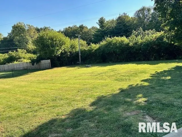 $219,900 | 2 Springwater Drive, Jacksonville, IL 62650