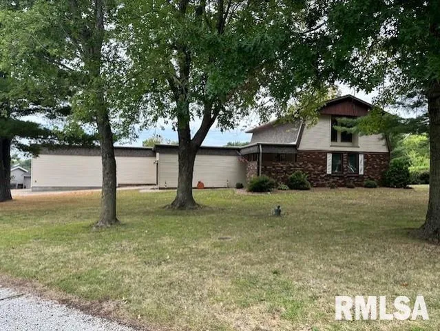 $219,900 | 2 Springwater Drive, Jacksonville, IL 62650