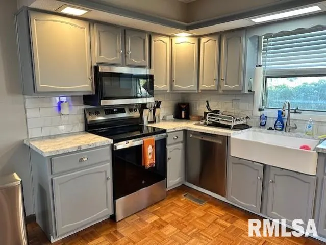 $219,900 | 2 Springwater Drive, Jacksonville, IL 62650