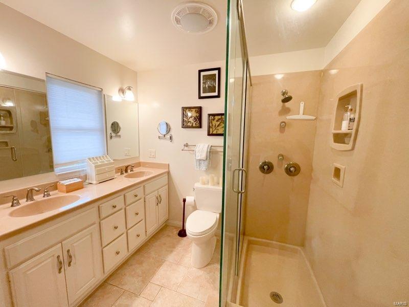 136 Tara Ridge Court Ballwin, MO 63021 - Photo 15 of 23 Gallery Image 15