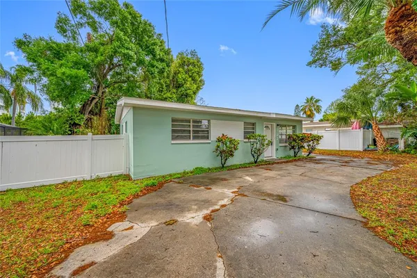 $339,000 | 327 Barbara Circle, Belleair, FL 33756