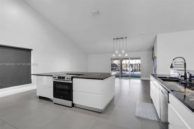 $845,000 | 1092 Northwest 162nd Avenue, Pembroke Pines, FL 33028