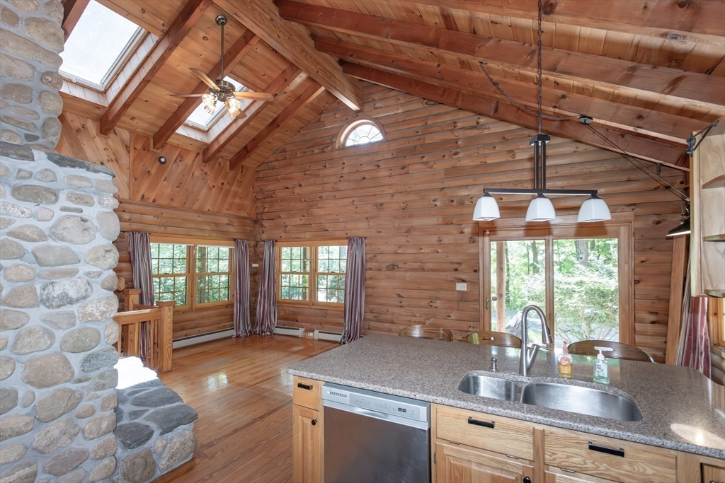 457 Montgomery Road Westfield, MA 01085 - Photo 13 of 38