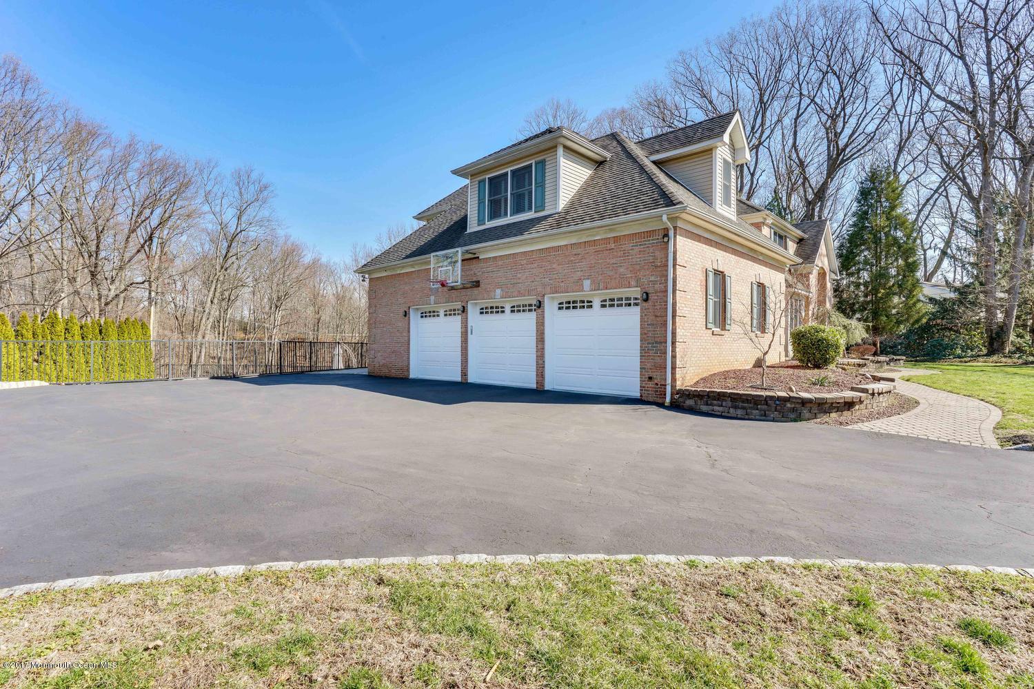 141 Jumping Brook Road Lincroft, NJ 07738 - Photo 4 of 58 141 Jumping Brook Rd Lincroft-large-005-