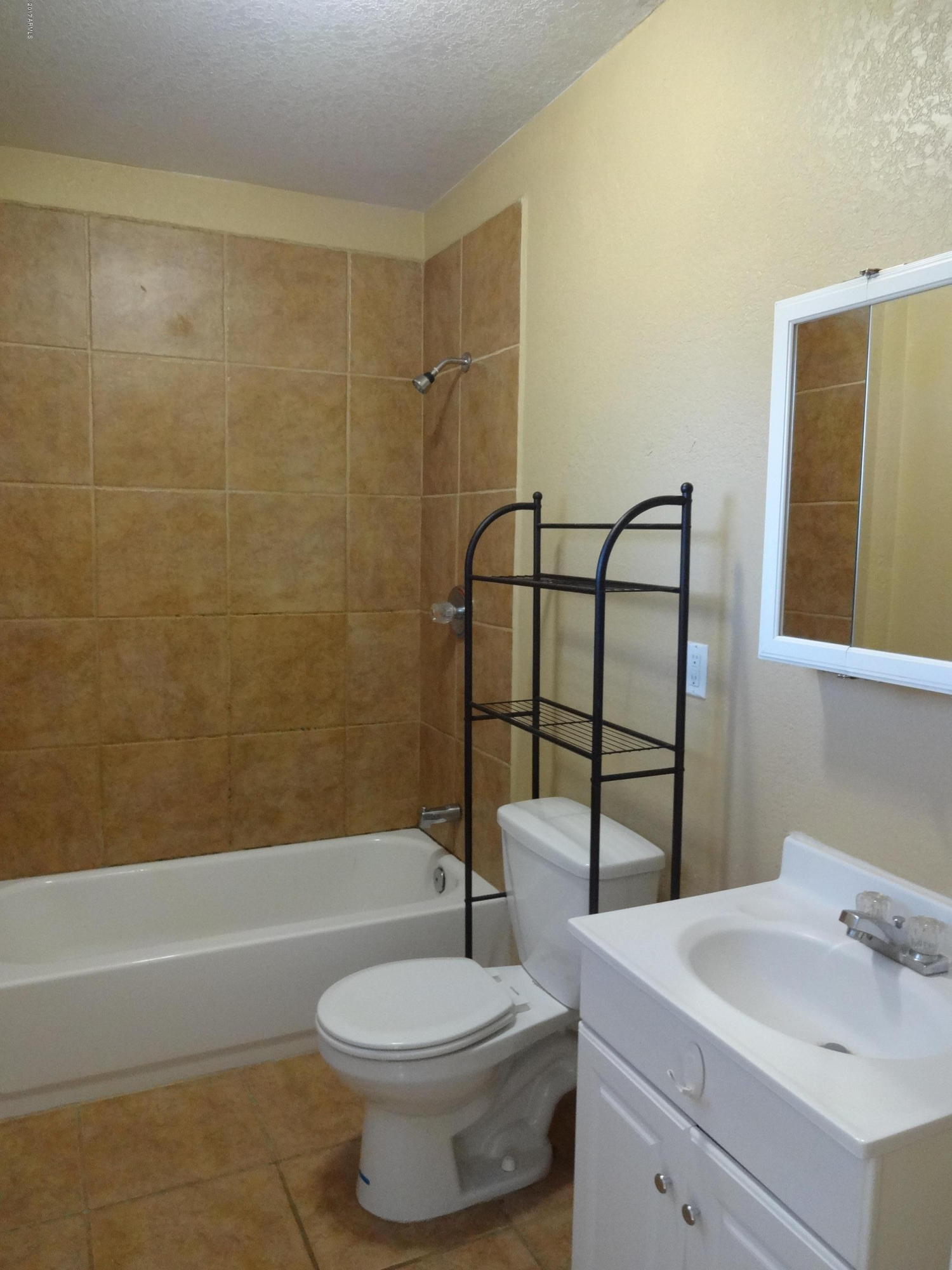 1906 East Roma Avenue Phoenix, AZ 85016 - Photo 19 of 21 Guest House Bath