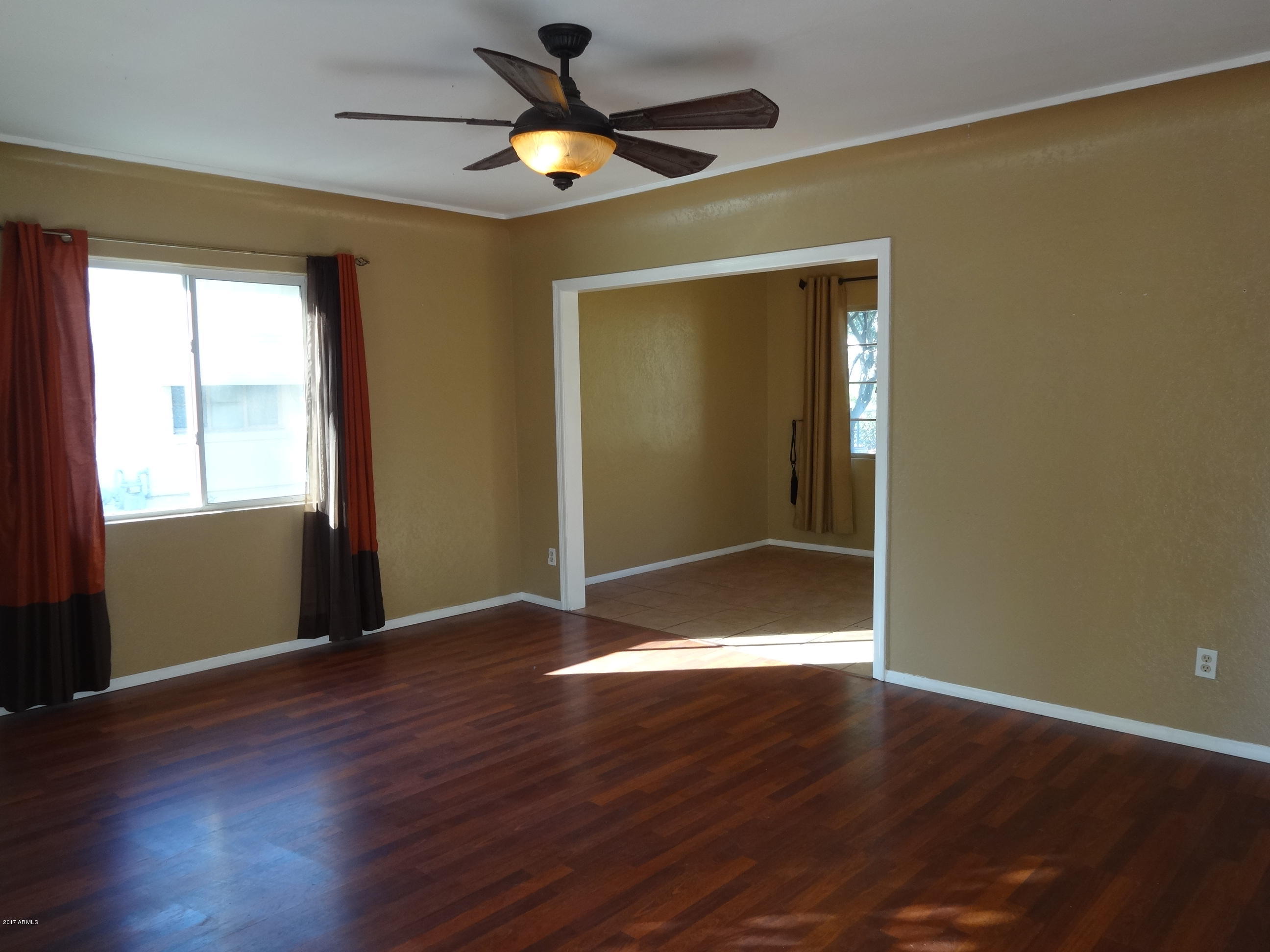 1906 East Roma Avenue Phoenix, AZ 85016 - Photo 4 of 21 Main House Living Room