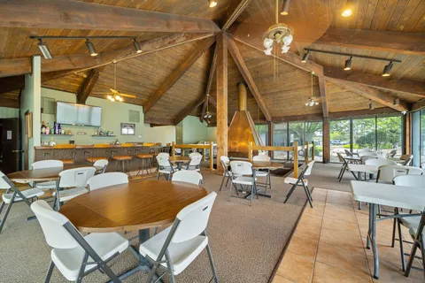 $200,000 | 2015 South Finley Road, Unit 302, Lombard, IL 60148
