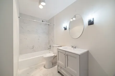 $200,000 | 2015 South Finley Road, Unit 302, Lombard, IL 60148