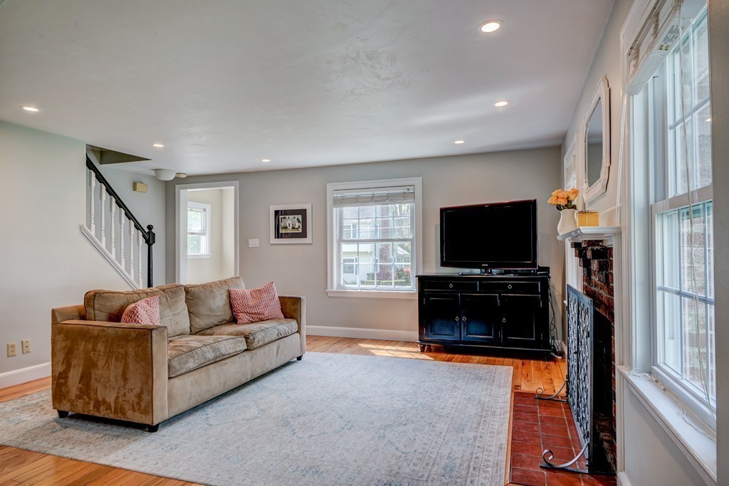 84 MacArthur Road Natick, MA 01760 - Photo 2 of 30 Gallery Image 2