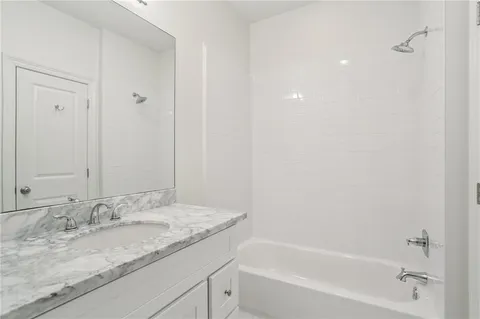 $470,000 | 404 North Labarre Road, Metairie, LA 70001