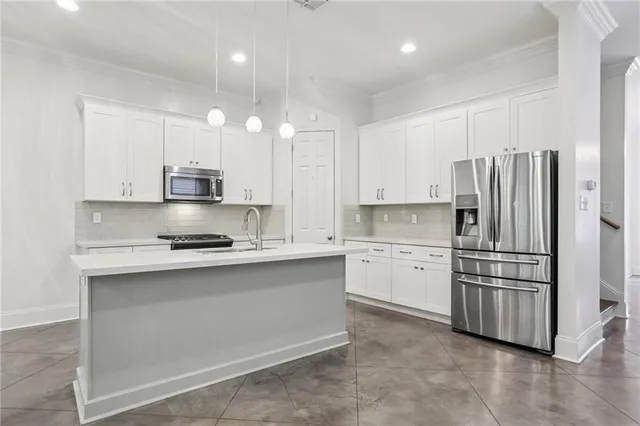 $470,000 | 404 North Labarre Road, Metairie, LA 70001