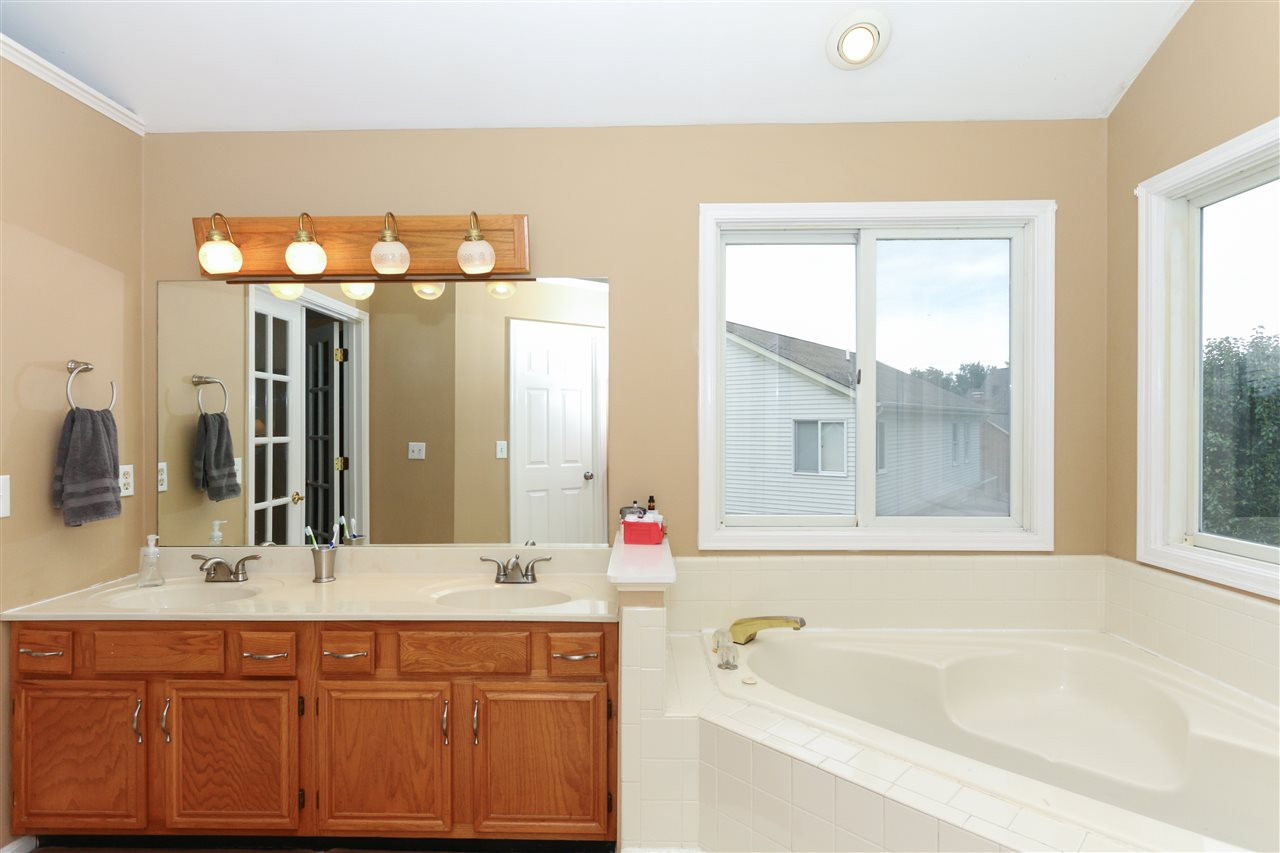 3037 Charter Oak Road Fort Mitchell, KY 41017 - Photo 16 of 39 Gallery Image 16