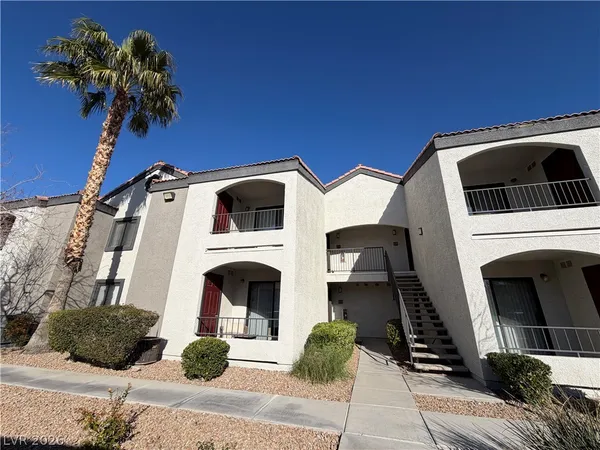 $1,600 | 950 Seven Hills Drive, Unit 227, Henderson, NV 89052