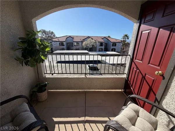 $1,600 | 950 Seven Hills Drive, Unit 227, Henderson, NV 89052