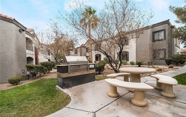 $1,600 | 950 Seven Hills Drive, Unit 227, Henderson, NV 89052