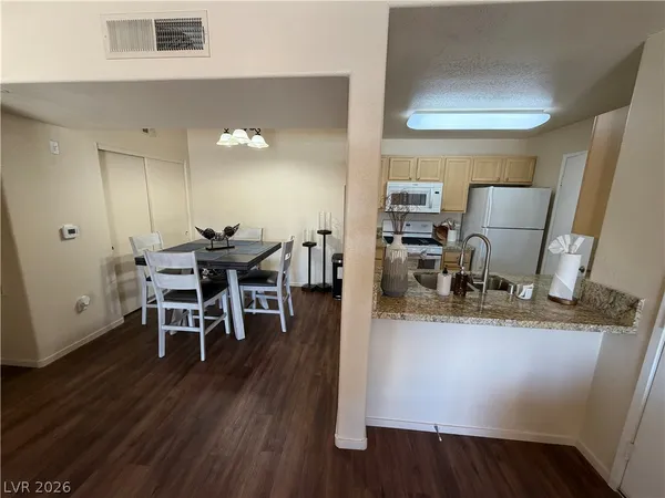 $1,600 | 950 Seven Hills Drive, Unit 227, Henderson, NV 89052