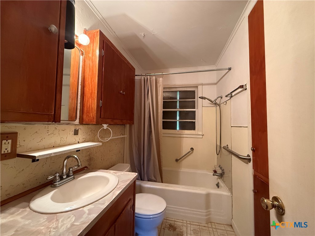 105 Sanders Street Palacios, TX 77465 - Photo 16 of 30