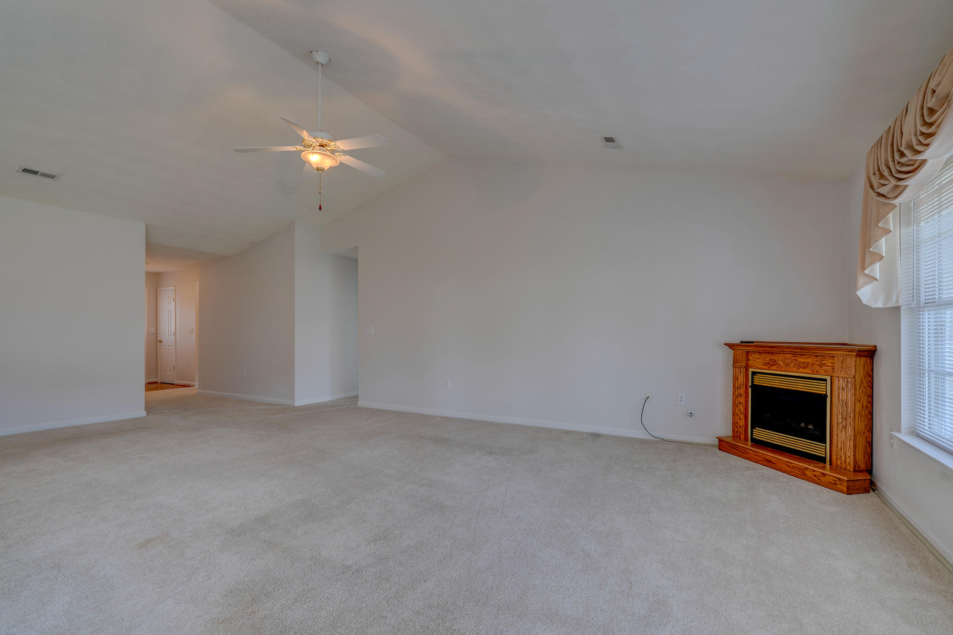 6814 Albert Road Roanoke, VA 24019 - Photo 11 of 29 DSC02764_5_6_7_8