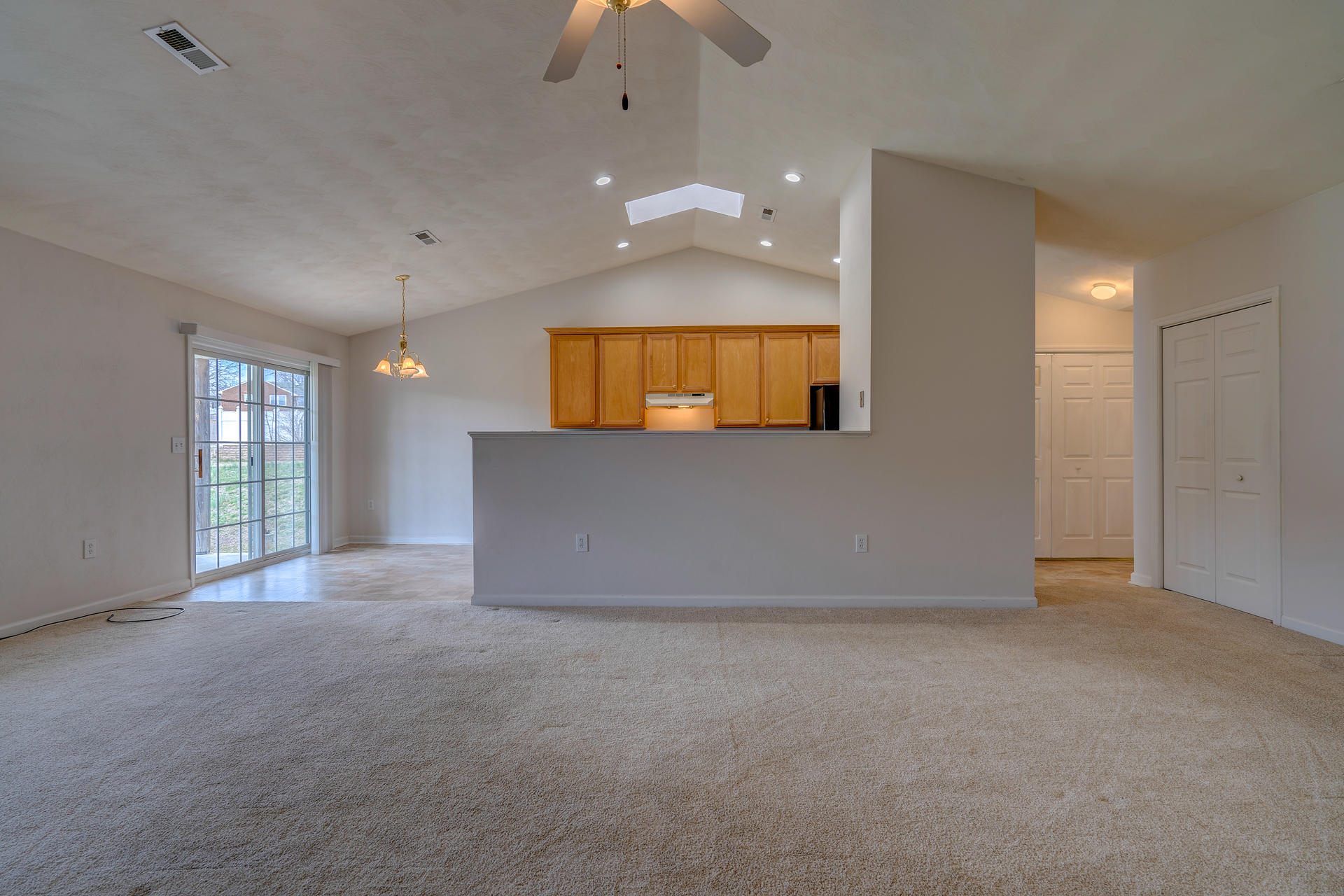 6814 Albert Road Roanoke, VA 24019 - Photo 7 of 29 DSC02739_40_41_42_43