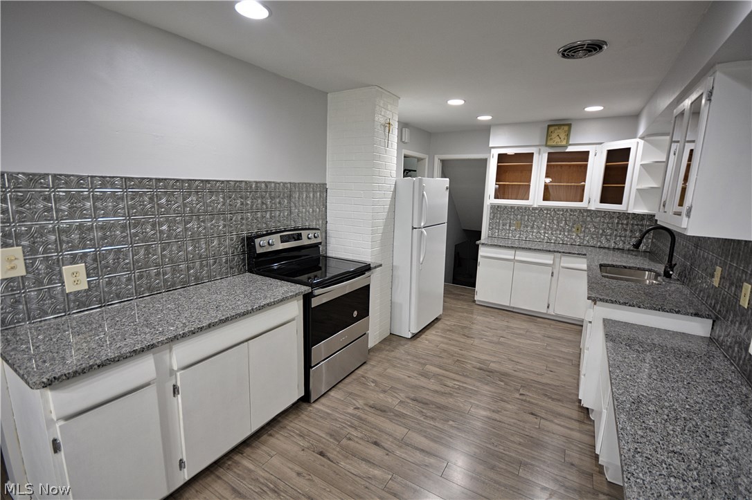 6975 West Pleasant Valley Road Cleveland, OH 44129 - Photo 2 of 15