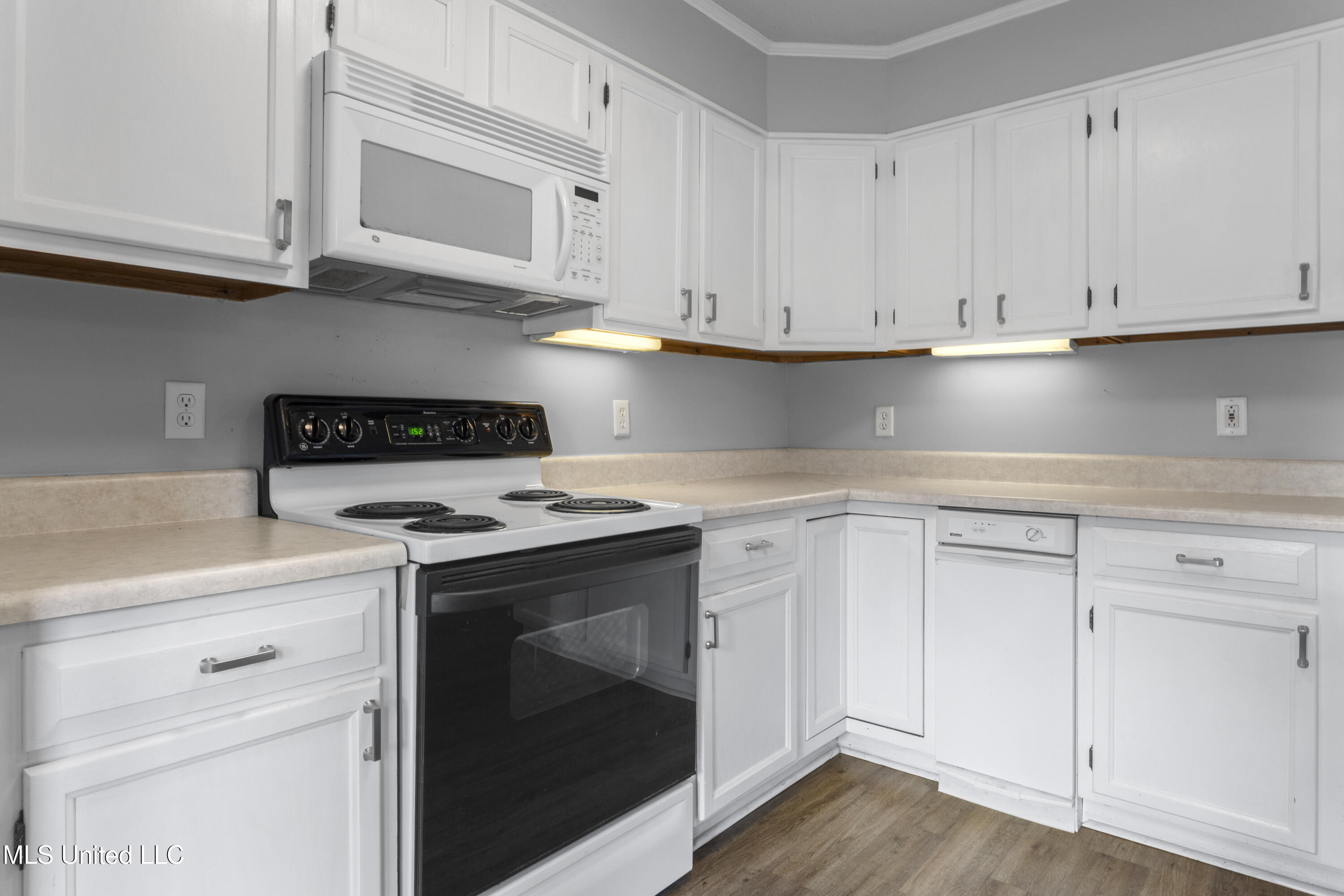 495 Old Popp's Ferry Road, Unit 5 Biloxi, MS 39531 - Photo 19 of 53 0011