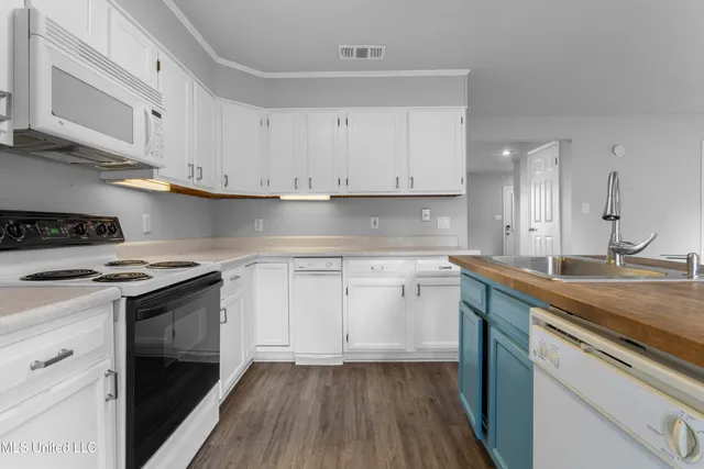 $235,000 | 495 Old Popp's Ferry Road, Unit 5, Biloxi, MS 39531