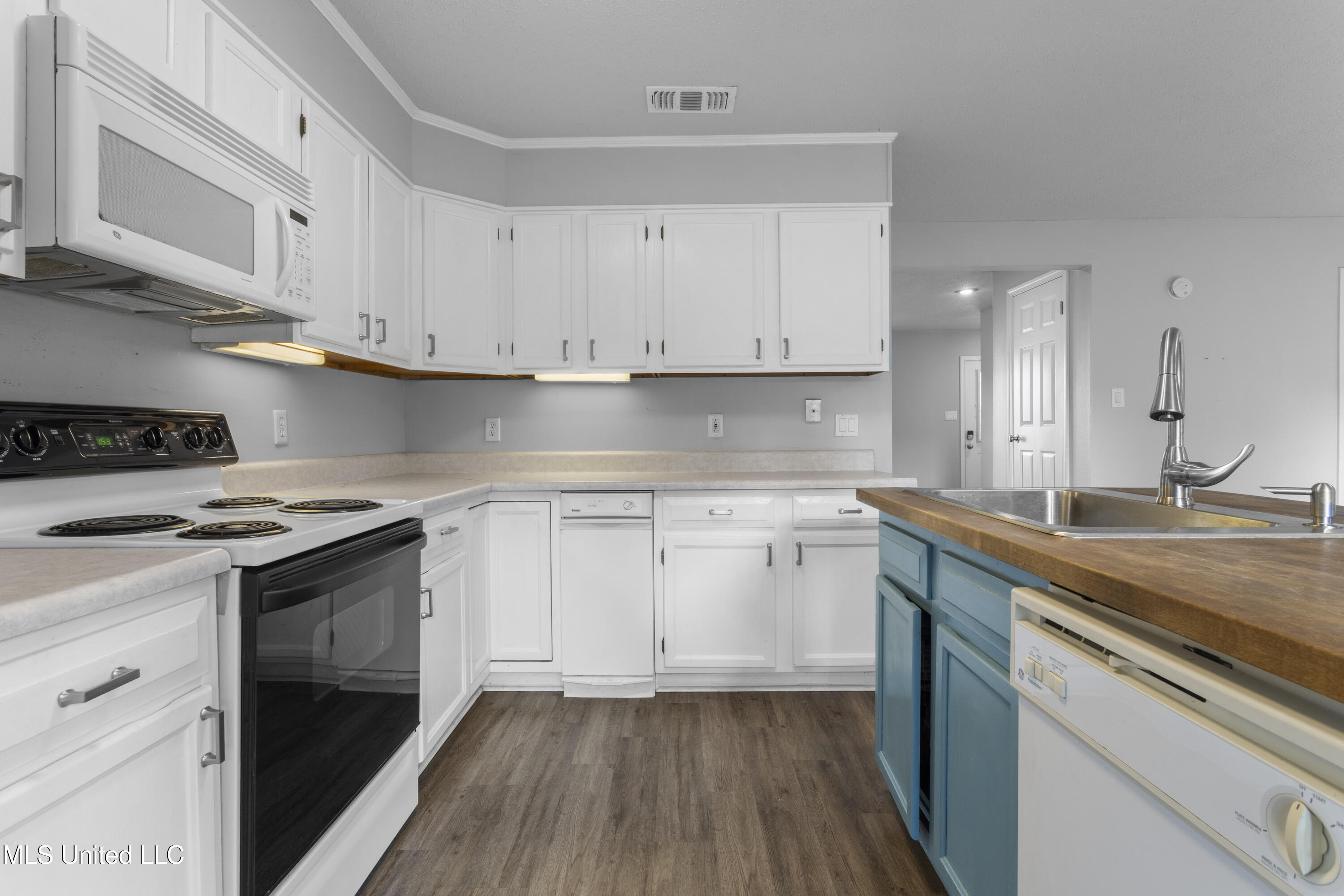 495 Old Popp's Ferry Road, Unit 5 Biloxi, MS 39531 - Photo 20 of 53 0012