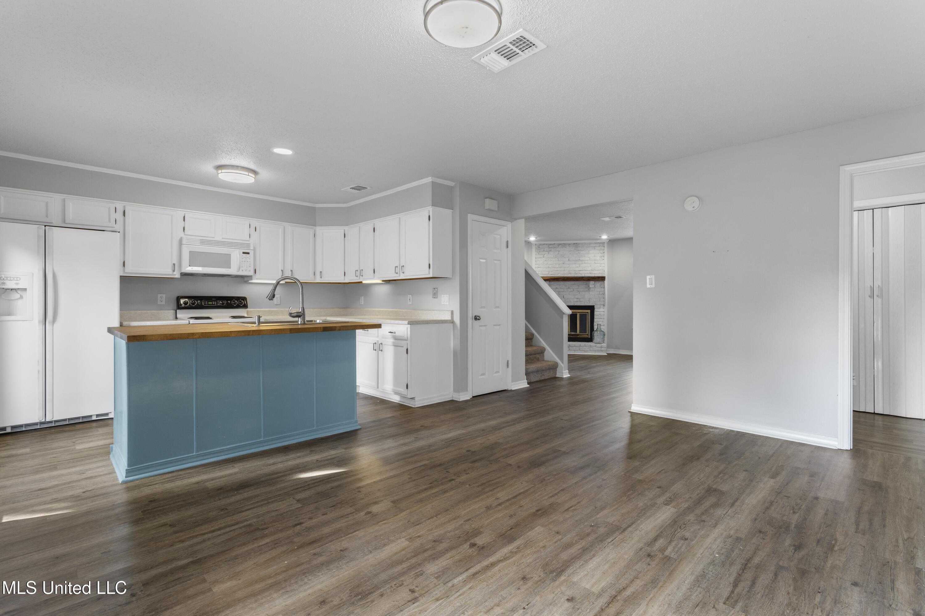 495 Old Popp's Ferry Road, Unit 5 Biloxi, MS 39531 - Photo 24 of 53 0016