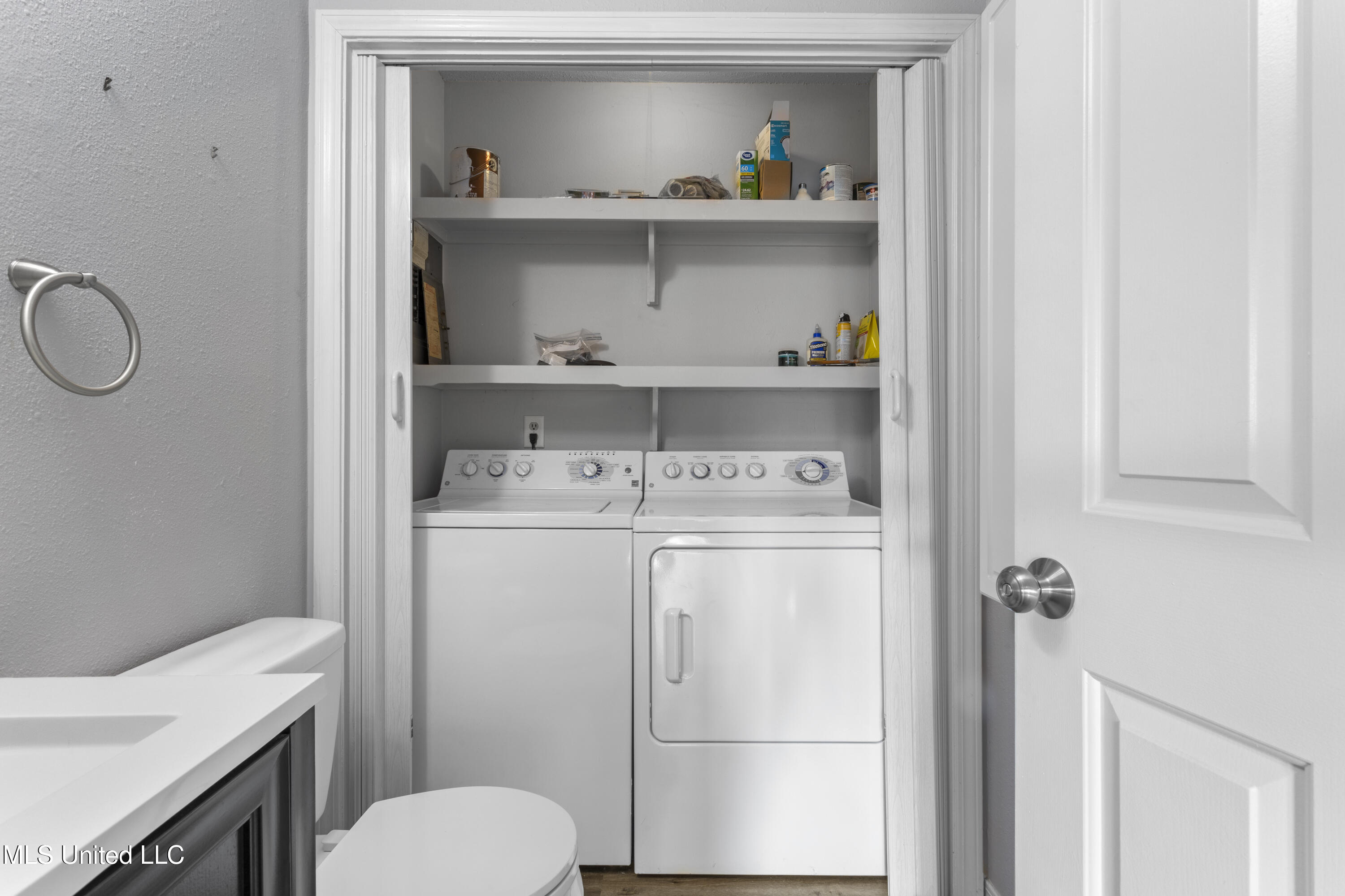 495 Old Popp's Ferry Road, Unit 5 Biloxi, MS 39531 - Photo 38 of 53 0031