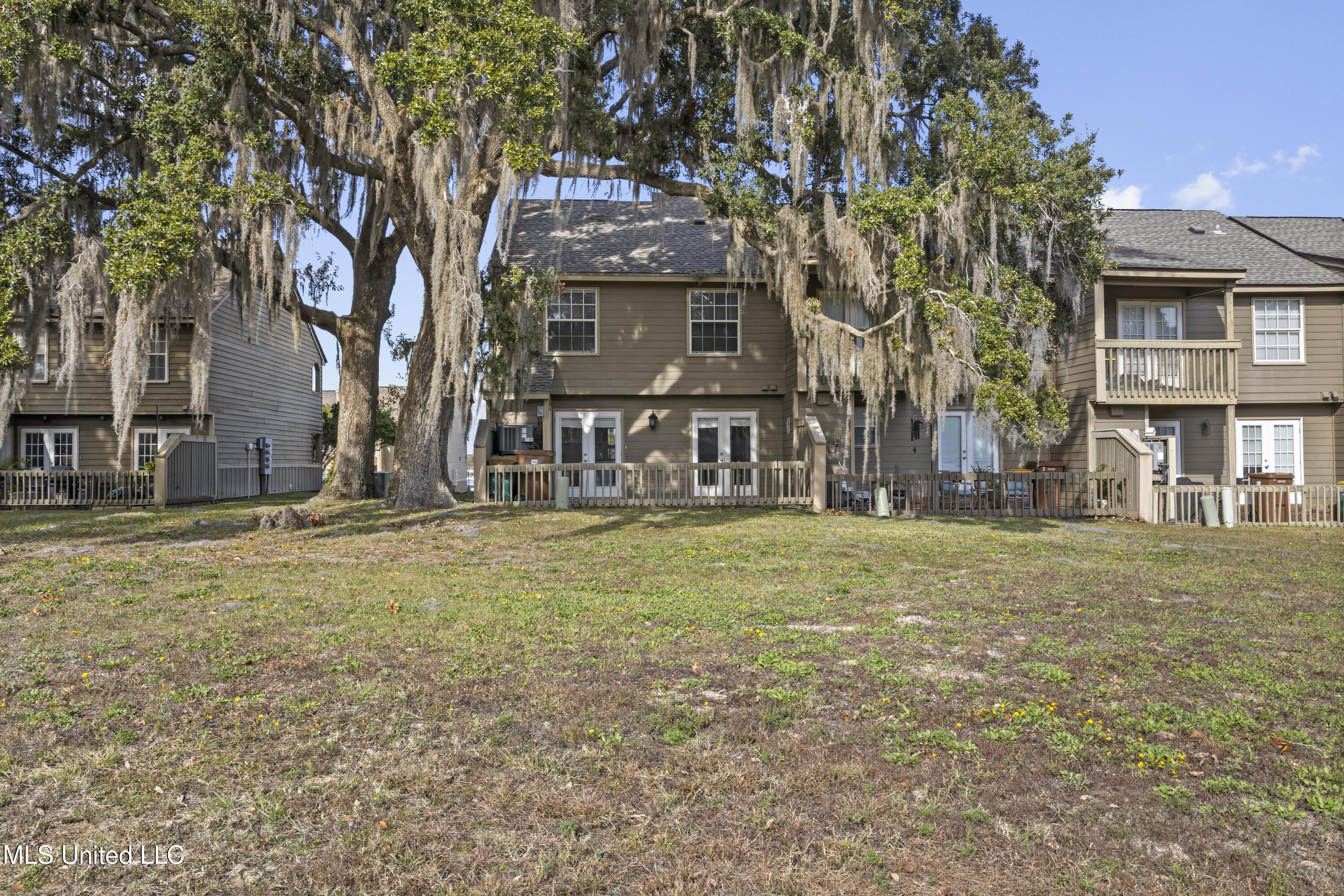 495 Old Popp's Ferry Road, Unit 5 Biloxi, MS 39531 - Photo 39 of 56 0034