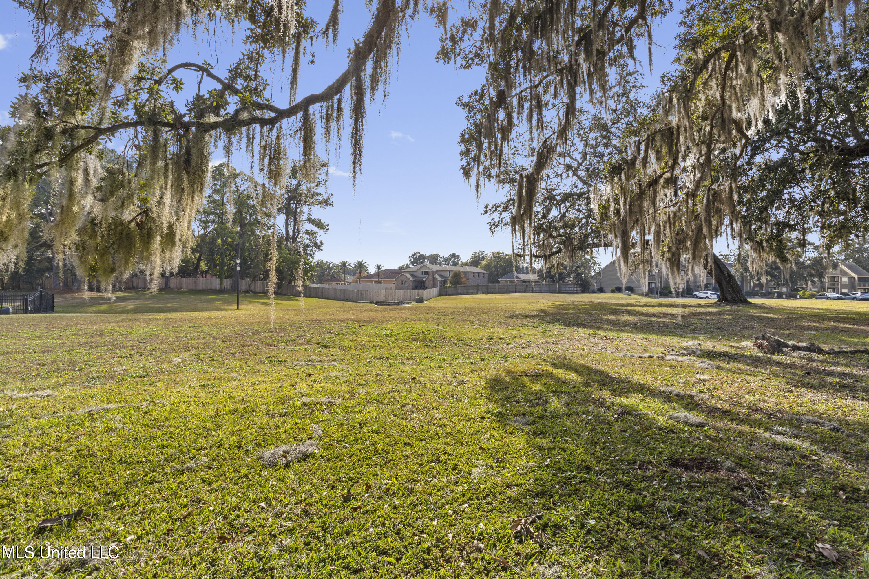 495 Old Popp's Ferry Road, Unit 5 Biloxi, MS 39531 - Photo 47 of 53 0036