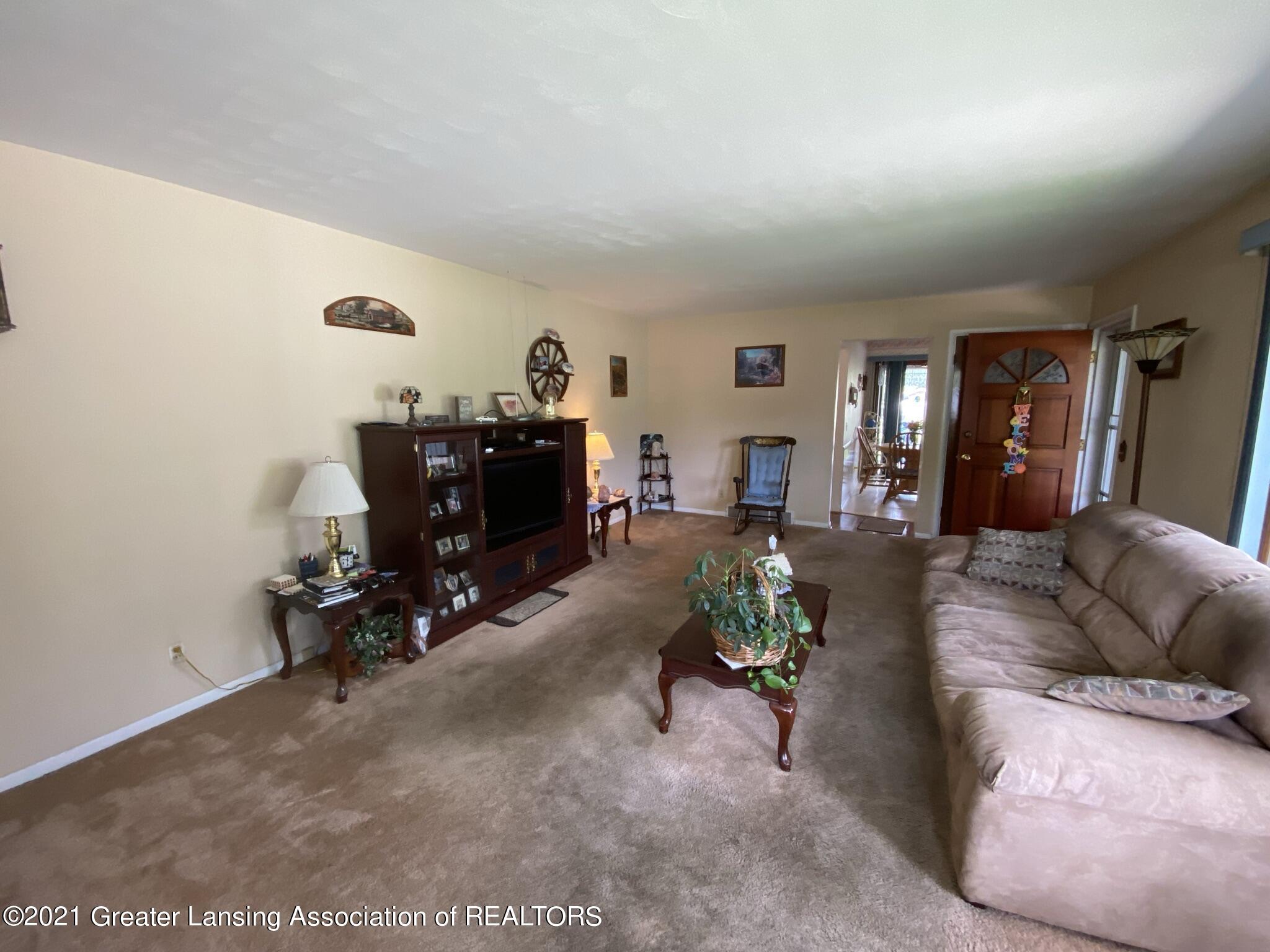 1467 East State Road Lansing, MI 48906 - Photo 9 of 35 IMG_5670