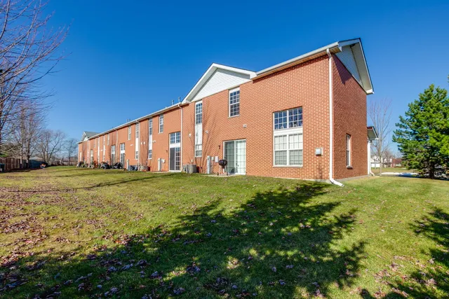 $1,700 | 1544 Anderson Trail, Zion, IL 60099