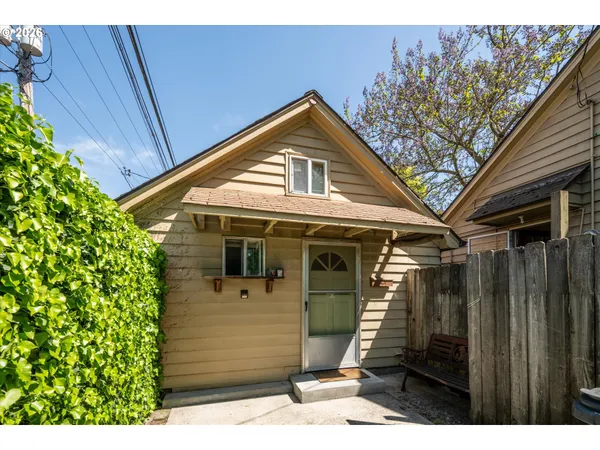$399,000 | 663 Van Buren Street, Eugene, OR 97402