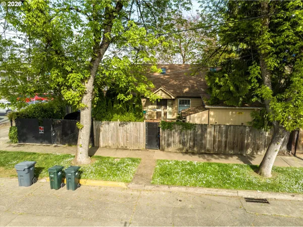 $399,000 | 663 Van Buren Street, Eugene, OR 97402