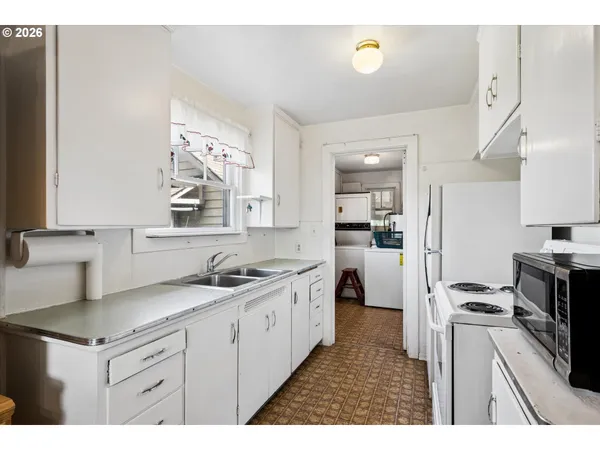 $399,000 | 663 Van Buren Street, Eugene, OR 97402
